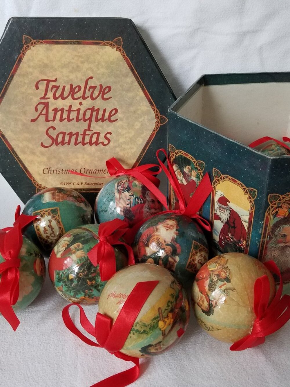 VINTAGE 1995 C & F ENTERPRISES TWELVE ANTIQUE SANTAS CHRISTMAS ORNAMENTS BOX
